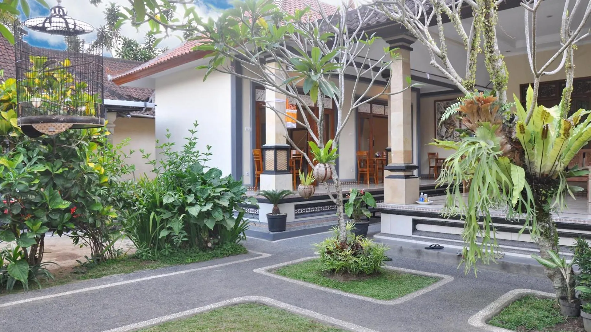 Dunung Sari Homestay أوبود